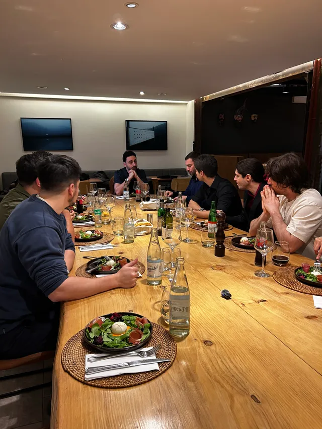 Cena con alumnos en Abra Cultural