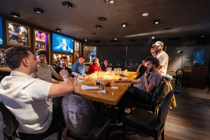 Cena con alumnos en Rock & Fellers — 2