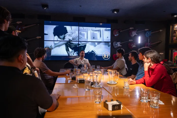 Cena con alumnos en Rock & Fellers — 3